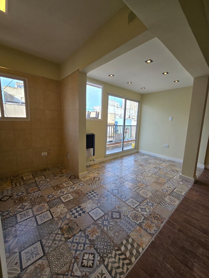 DEPARTAMENTO DOS AMBIENTES A LA CALLE RECICLADO.