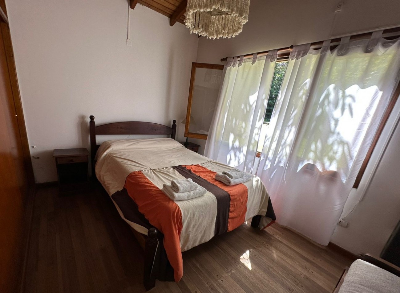 CASA CON GRAN PARQUE SOBRE DOS LOTES - SIERRA DE LOS PADRES