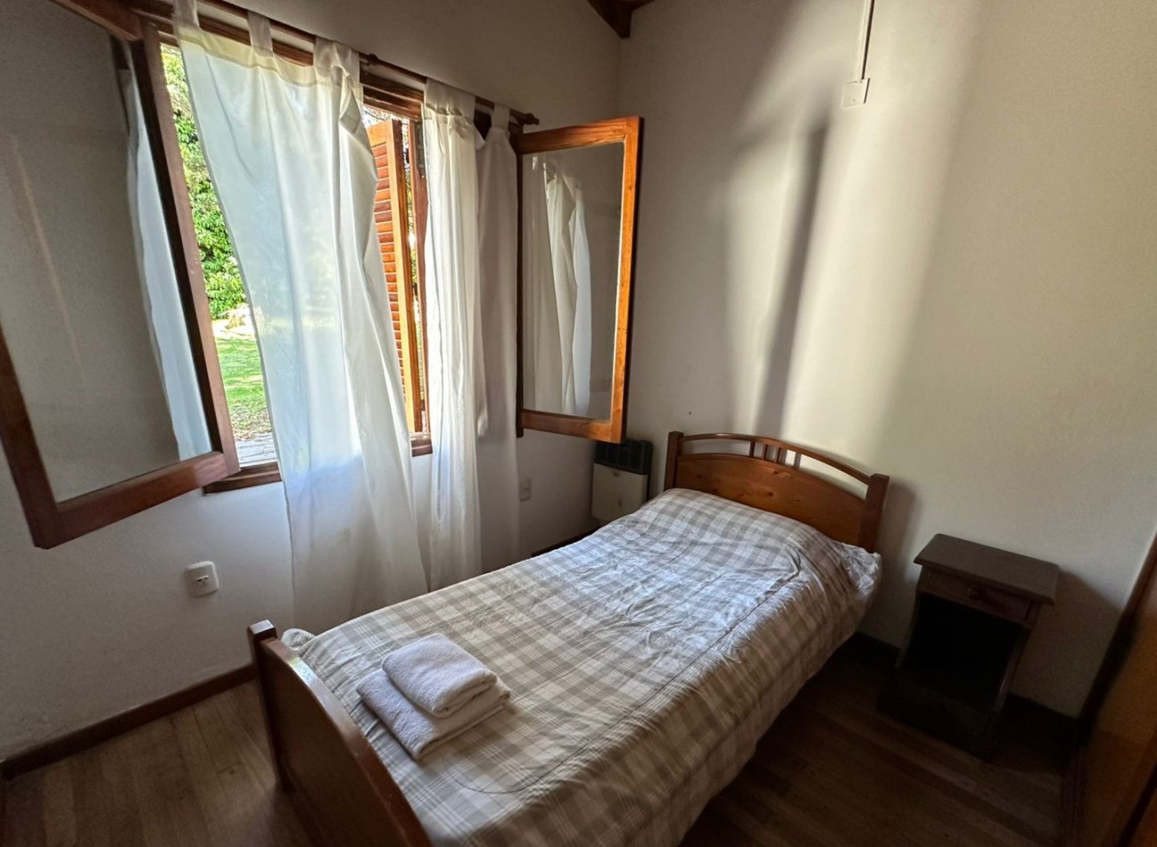 CASA CON GRAN PARQUE SOBRE DOS LOTES - SIERRA DE LOS PADRES