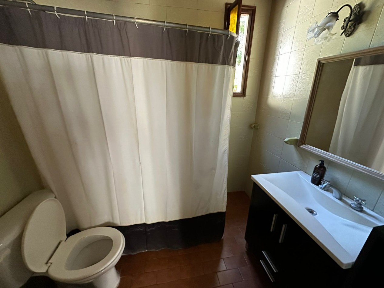 CASA CON GRAN PARQUE SOBRE DOS LOTES - SIERRA DE LOS PADRES