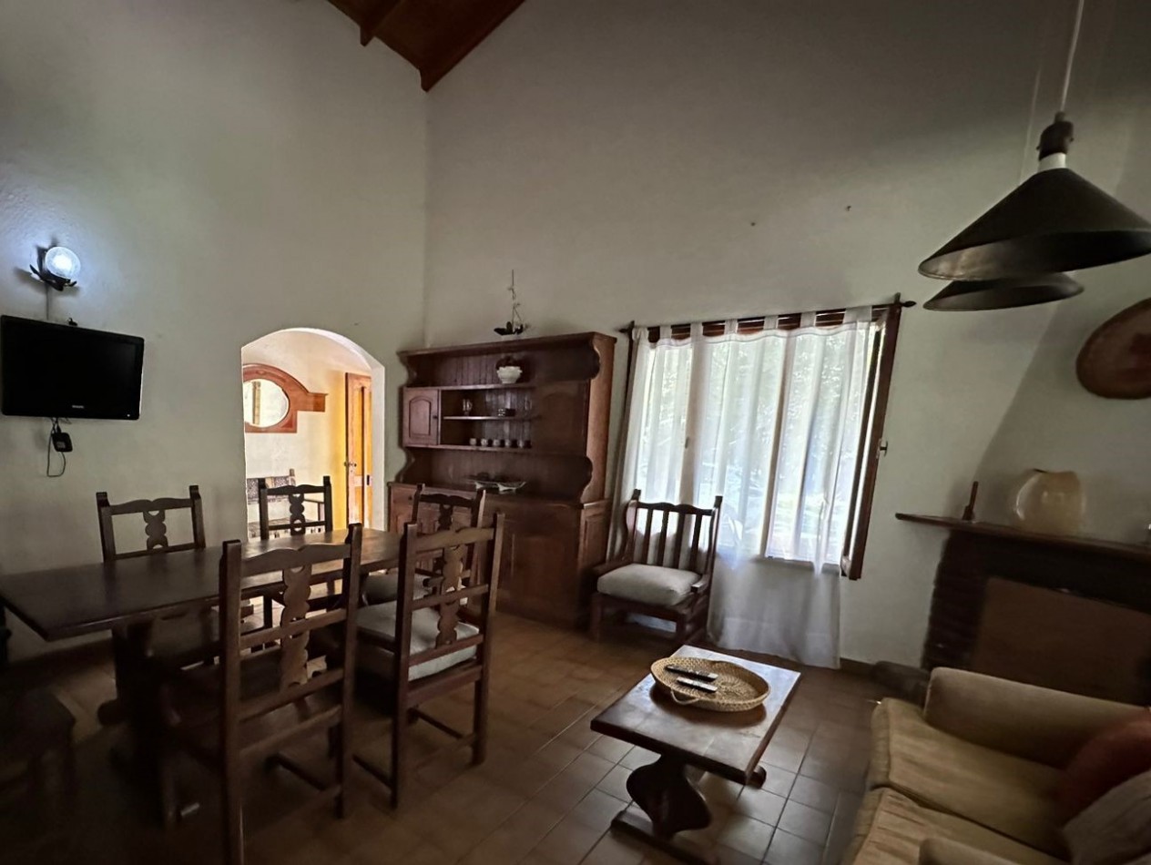 CASA CON GRAN PARQUE SOBRE DOS LOTES - SIERRA DE LOS PADRES