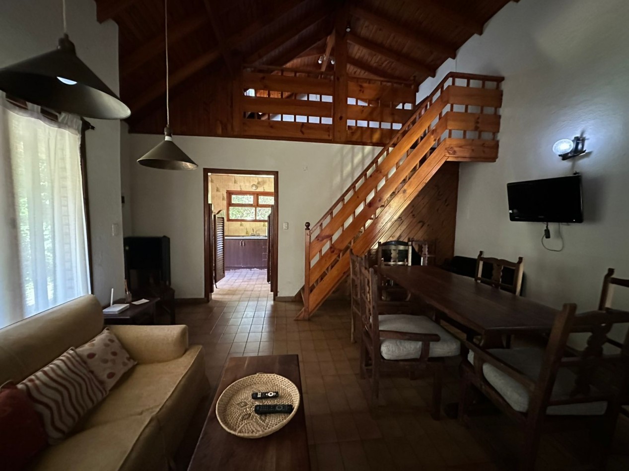 CASA CON GRAN PARQUE SOBRE DOS LOTES - SIERRA DE LOS PADRES