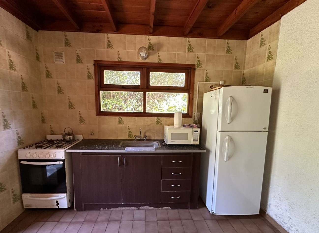 CASA CON GRAN PARQUE SOBRE DOS LOTES - SIERRA DE LOS PADRES