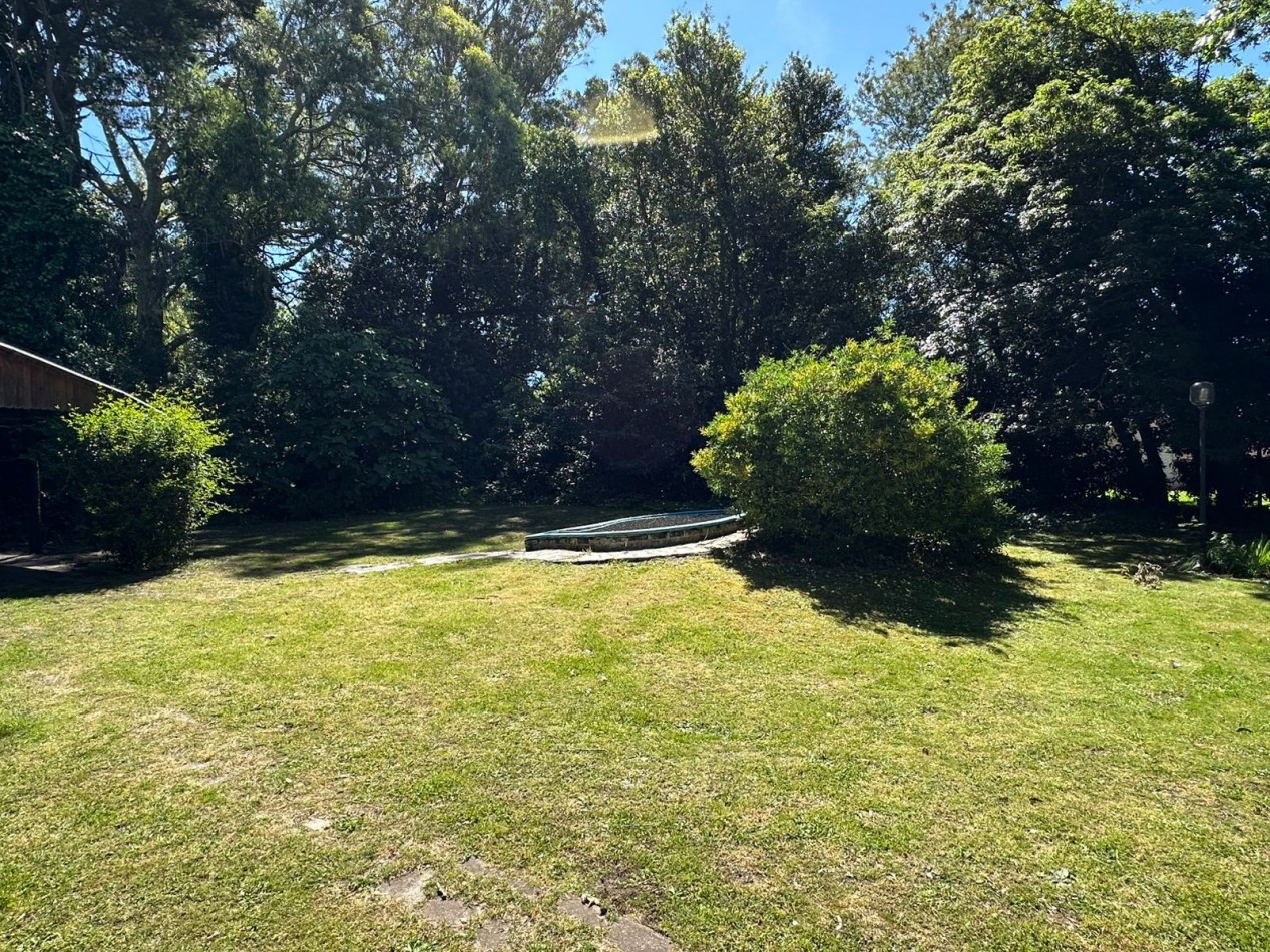 CASA CON GRAN PARQUE SOBRE DOS LOTES - SIERRA DE LOS PADRES
