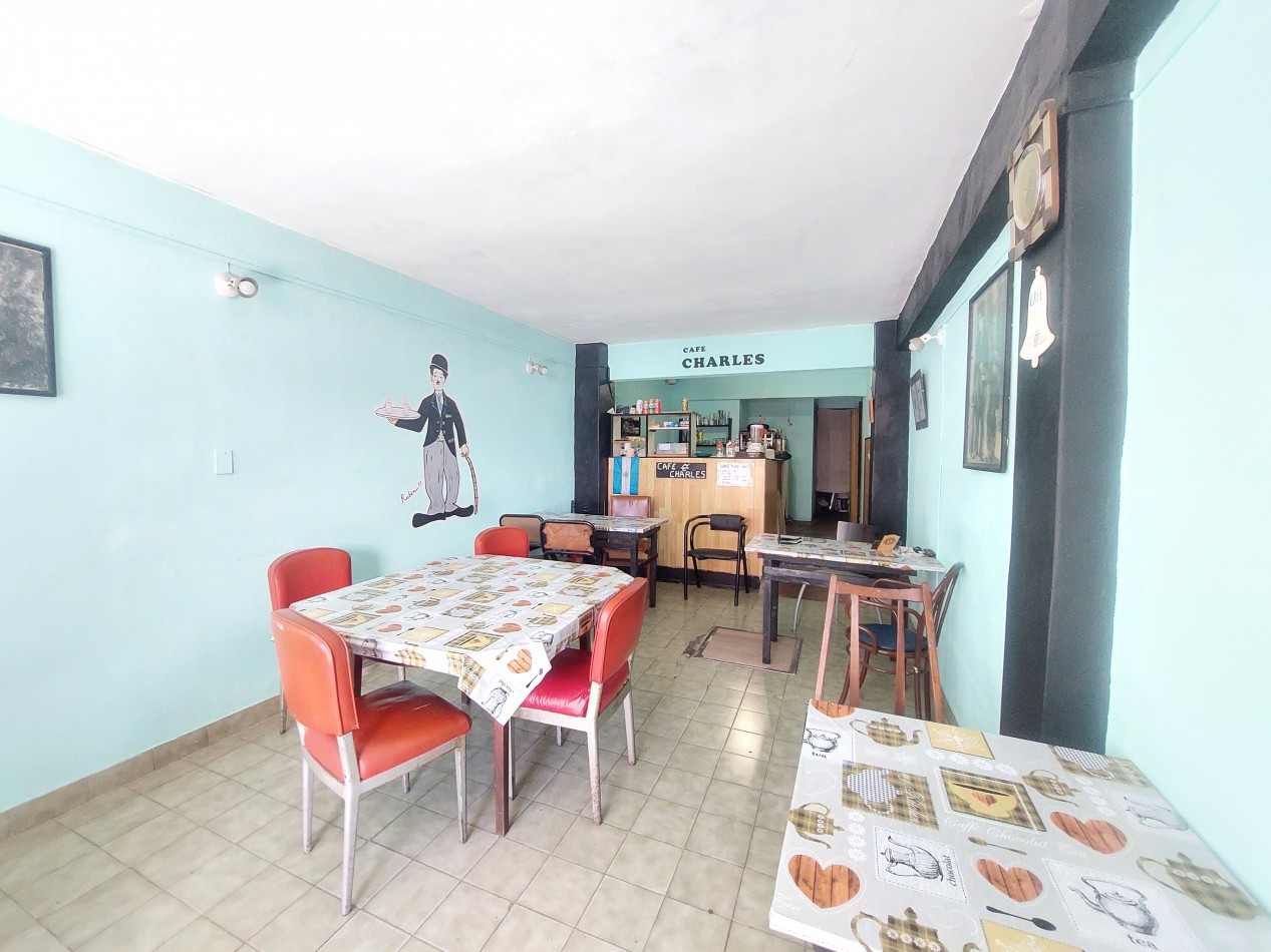 Local comercial con patio.