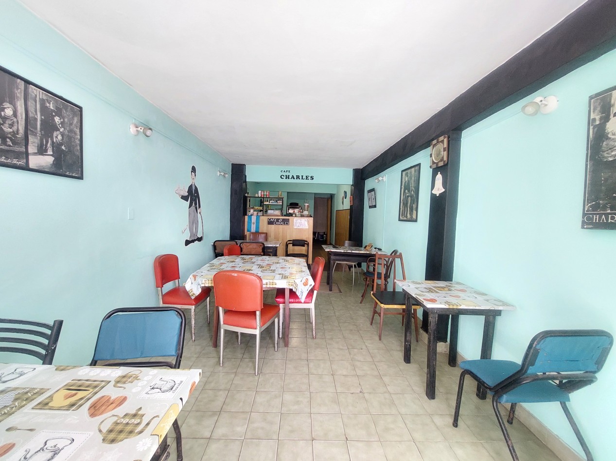 Local comercial con patio.