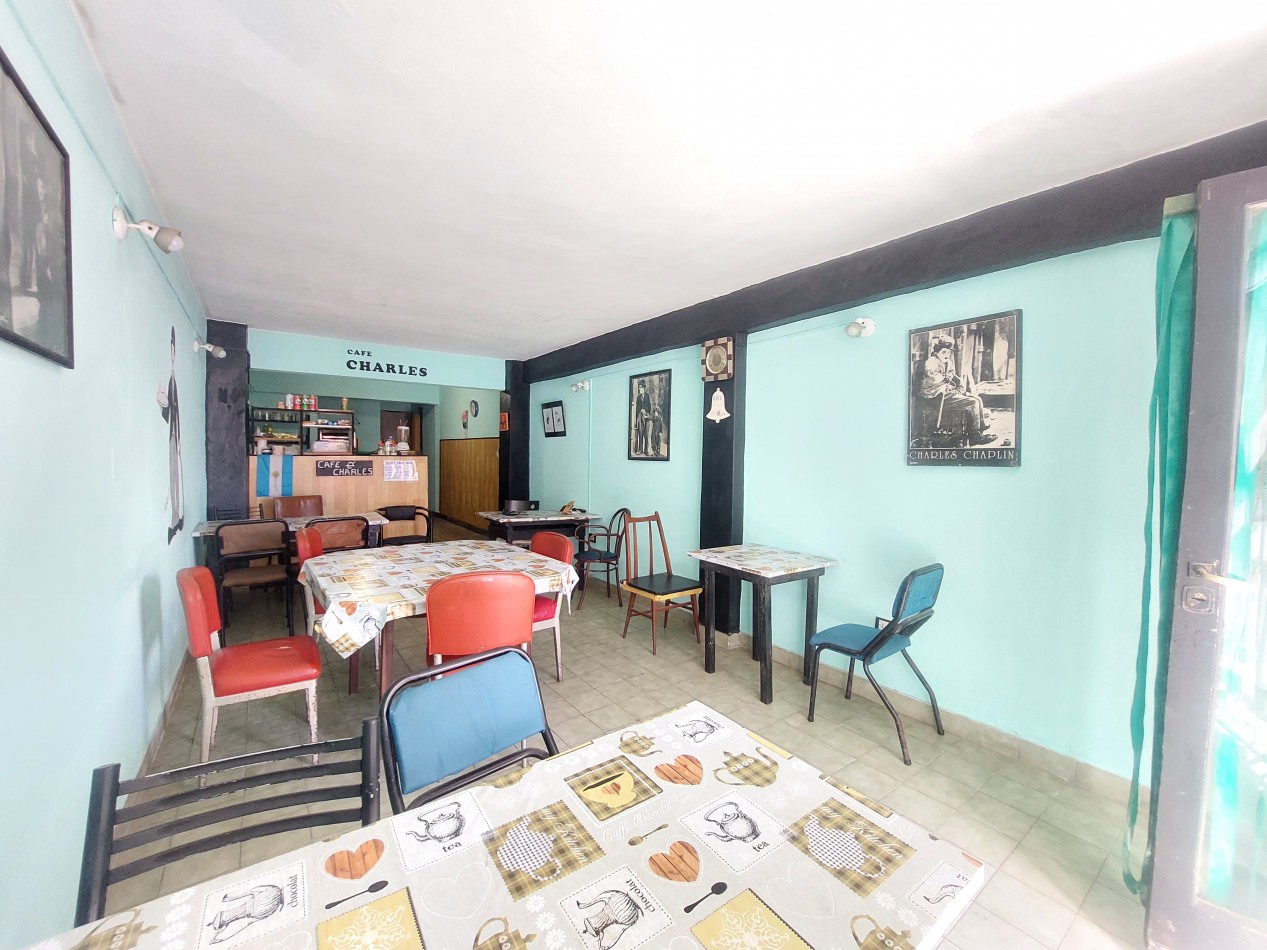 Local comercial con patio.