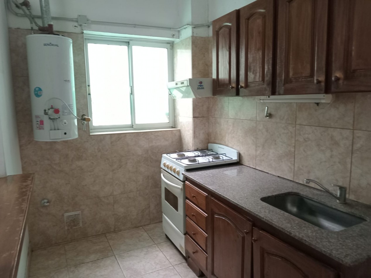 AMPLIO LOCAL 225M2 MAS PATIO-AV. TEJEDOR Y ACEVEDO