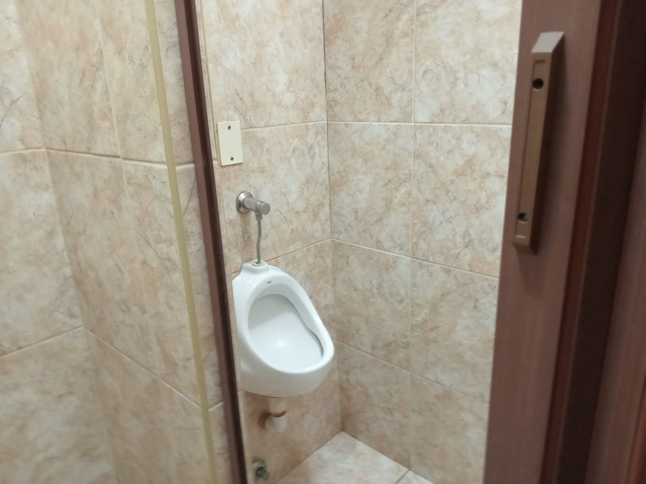 AMPLIO LOCAL 225M2 MAS PATIO-AV. TEJEDOR Y ACEVEDO