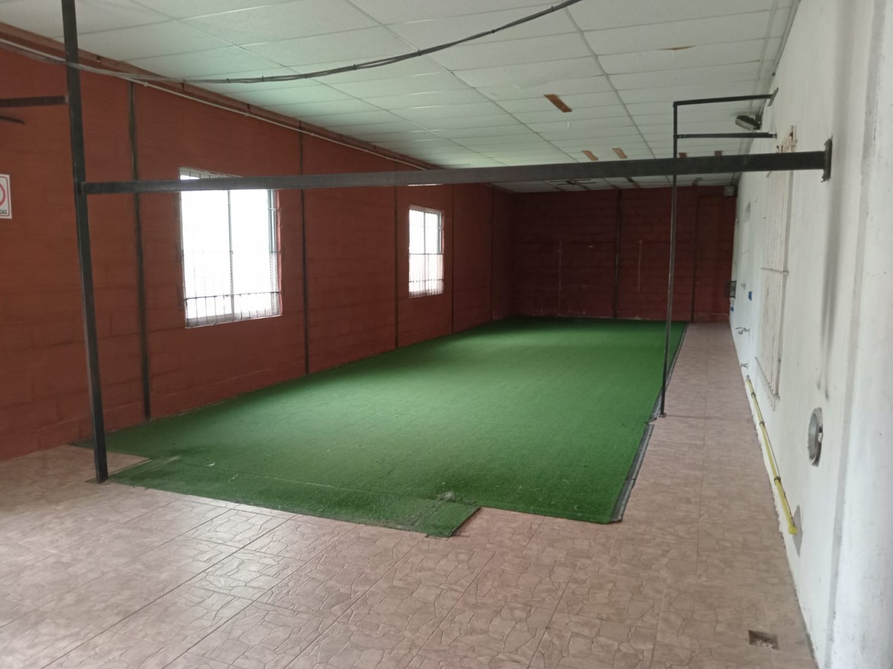 AMPLIO LOCAL 225M2 MAS PATIO-AV. TEJEDOR Y ACEVEDO