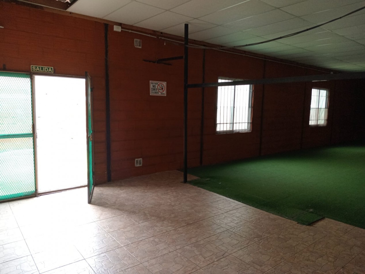 AMPLIO LOCAL 225M2 MAS PATIO-AV. TEJEDOR Y ACEVEDO