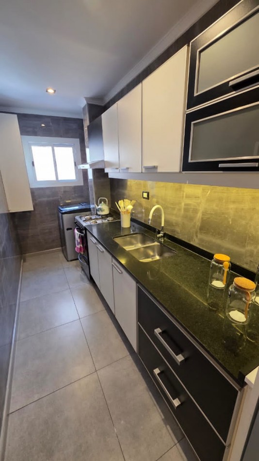 Departamento 3 ambientes c/espacio de cochera zona Plaza Mitre