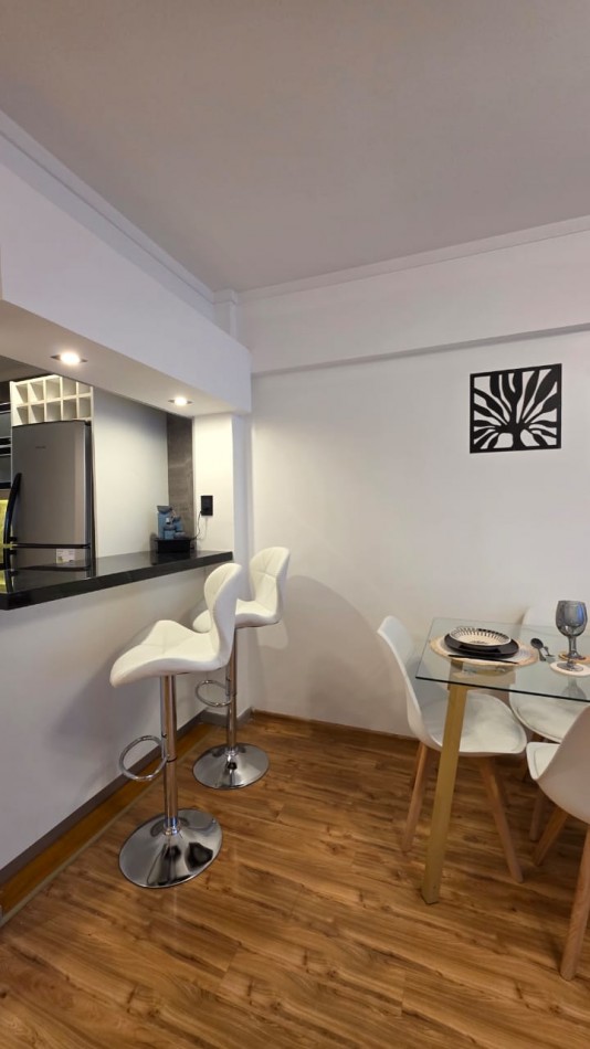 Departamento 3 ambientes c/espacio de cochera zona Plaza Mitre