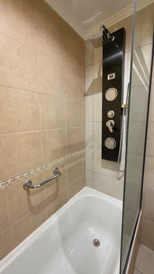 Departamento 3 ambientes c/espacio de cochera zona Plaza Mitre