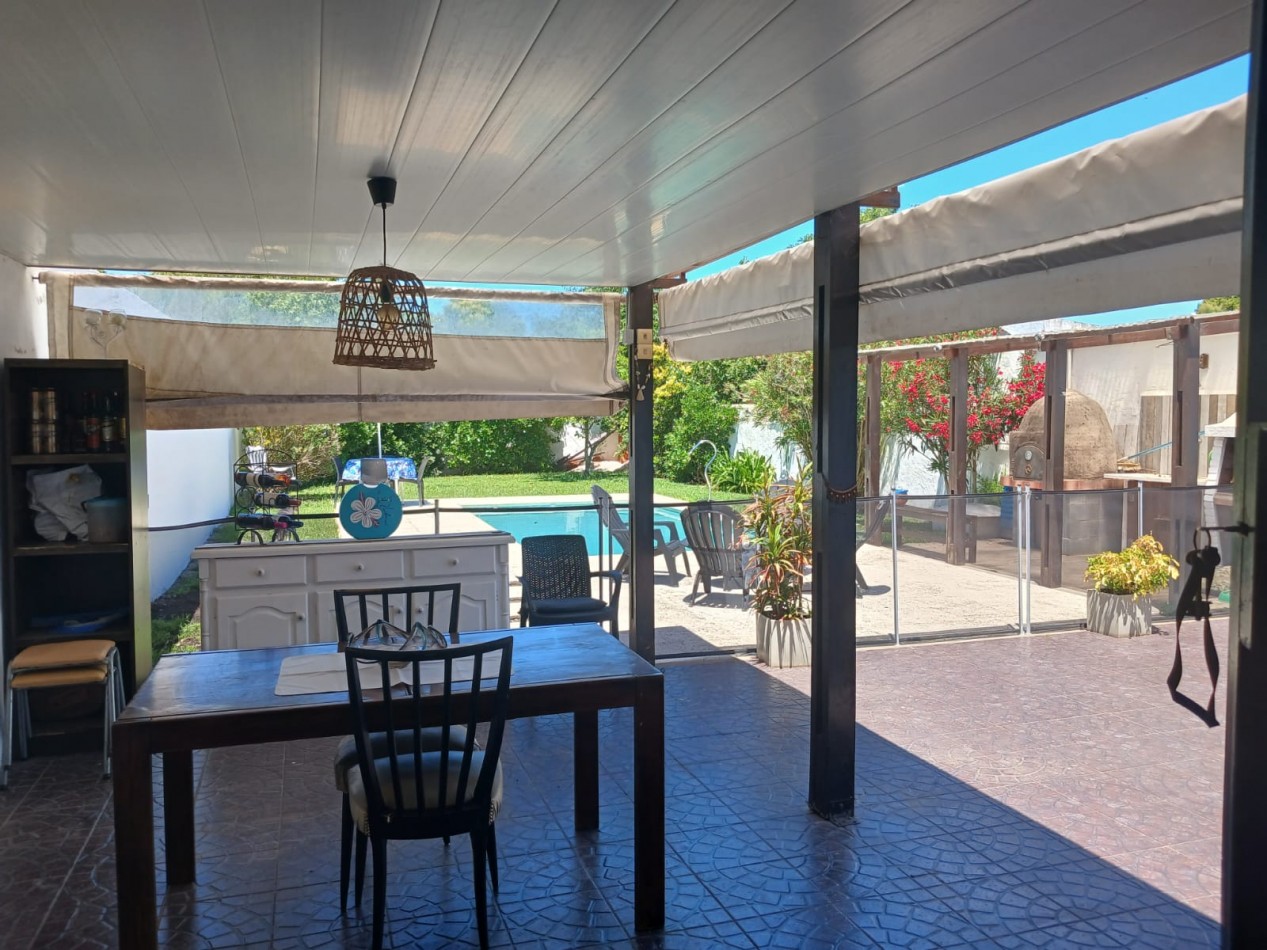 Venta casa 4 ambientes, garaje, parque y piscina, Caisamar