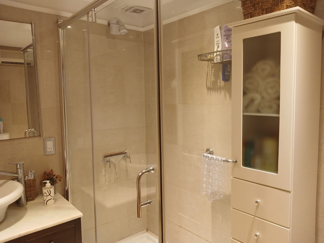 Venta casa 4 ambientes, garaje, parque y piscina, Caisamar