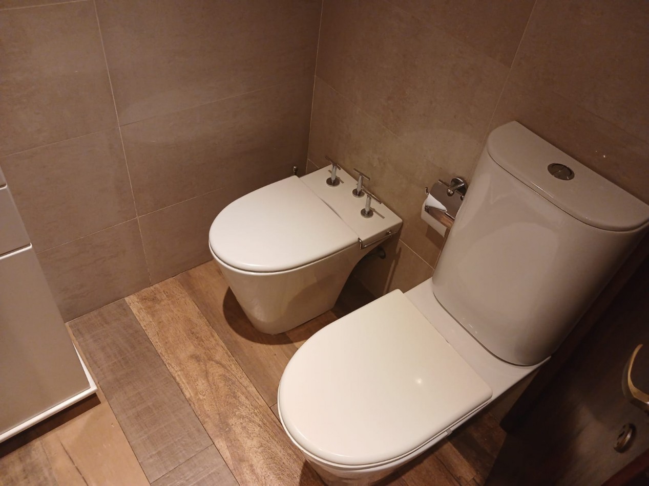 Venta casa 4 ambientes, garaje, parque y piscina, Caisamar