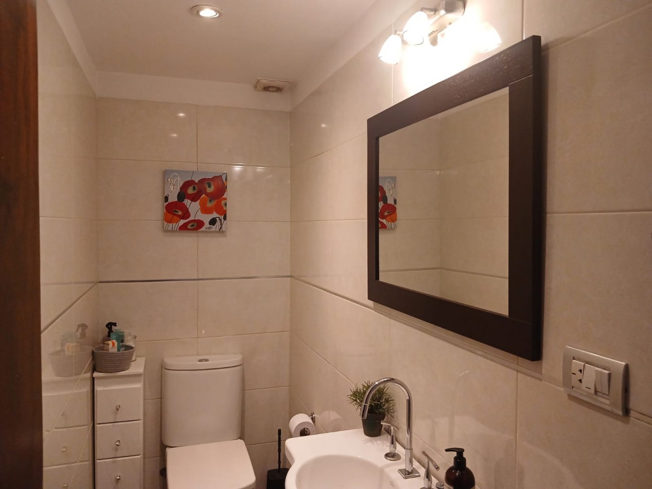 Venta casa 4 ambientes, garaje, parque y piscina, Caisamar