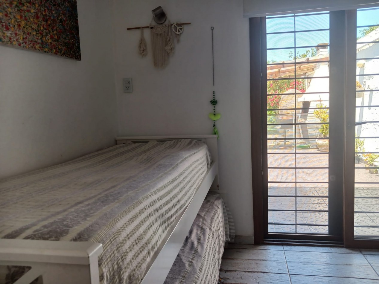 Venta casa 4 ambientes, garaje, parque y piscina, Caisamar