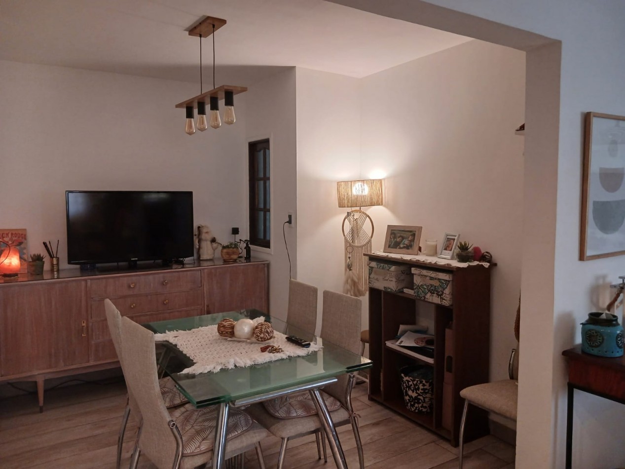 Venta casa 4 ambientes, garaje, parque y piscina, Caisamar