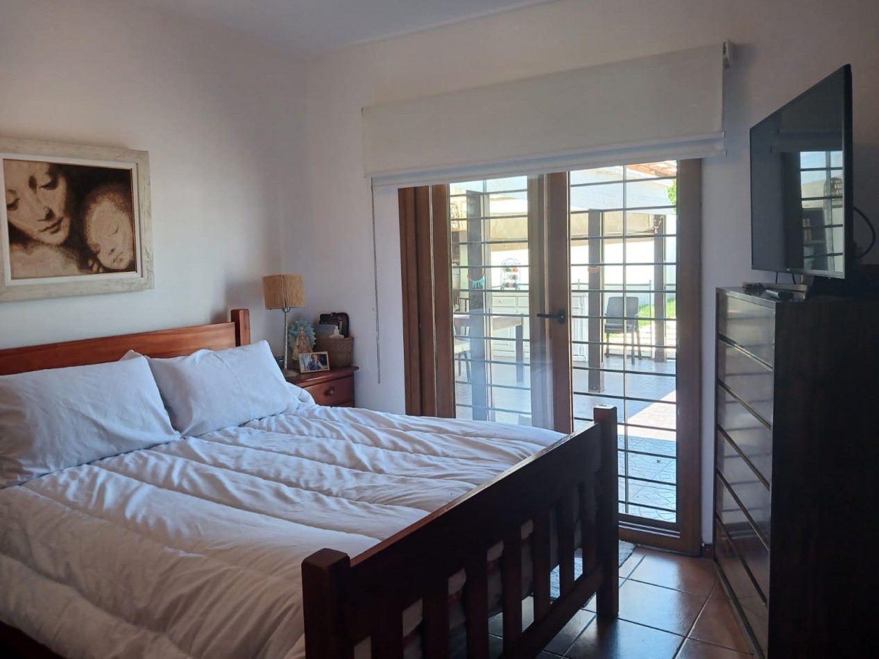 Venta casa 4 ambientes, garaje, parque y piscina, Caisamar