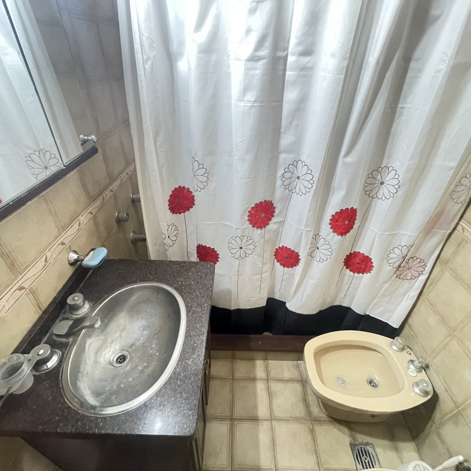 PH 3 AMBIENTES AL FRENTE -PATIO PARRILLA