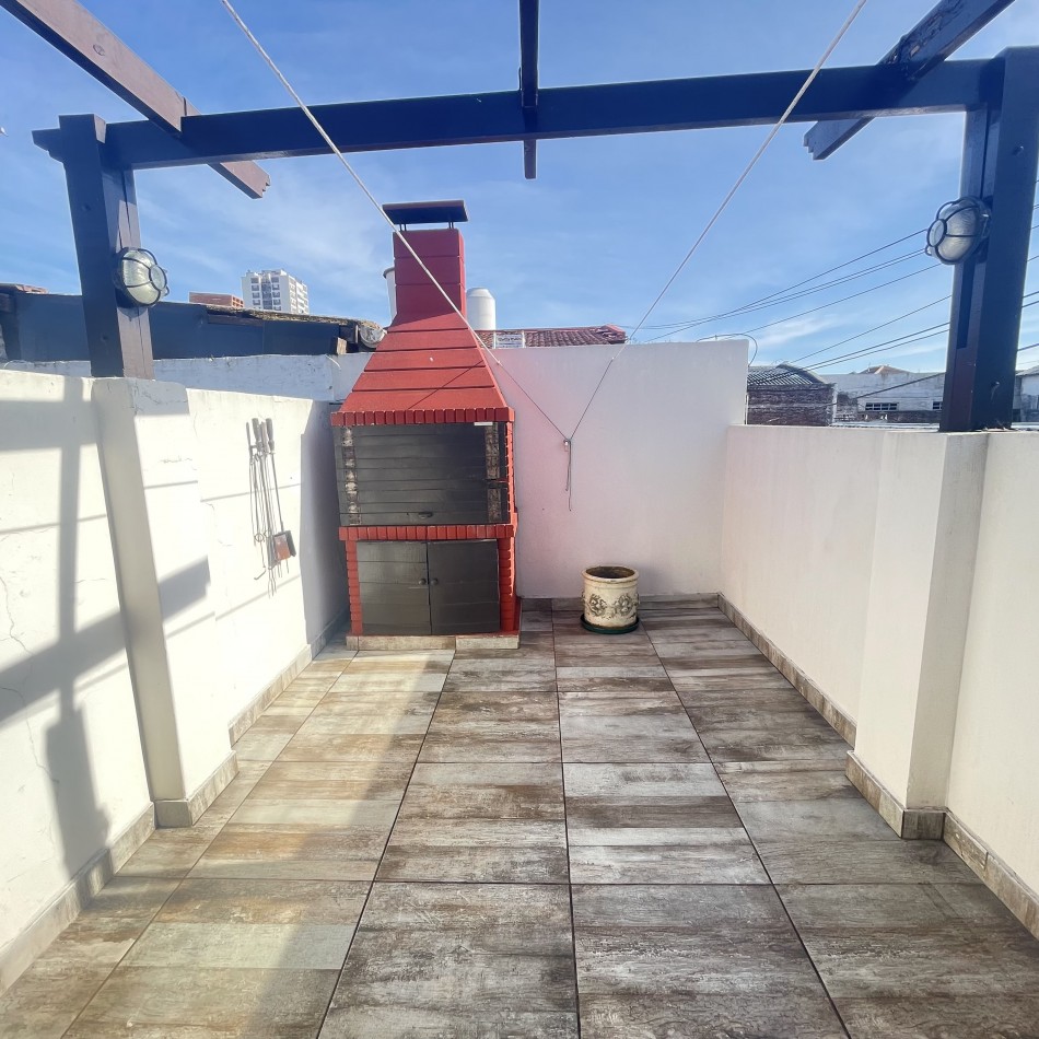 PH 3 AMBIENTES AL FRENTE -PATIO PARRILLA