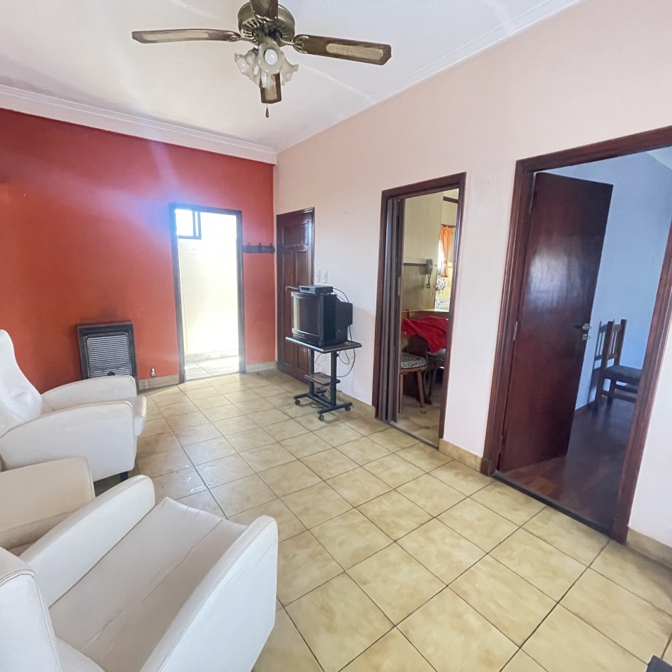 PH 3 AMBIENTES AL FRENTE -PATIO PARRILLA