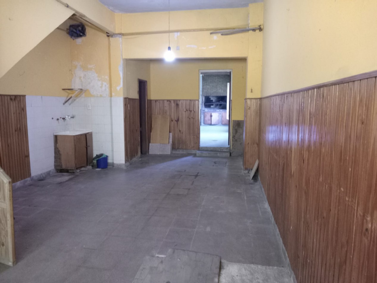 CASA CON LOCAL COMERCIAL- CERRITO Y AYOLAS