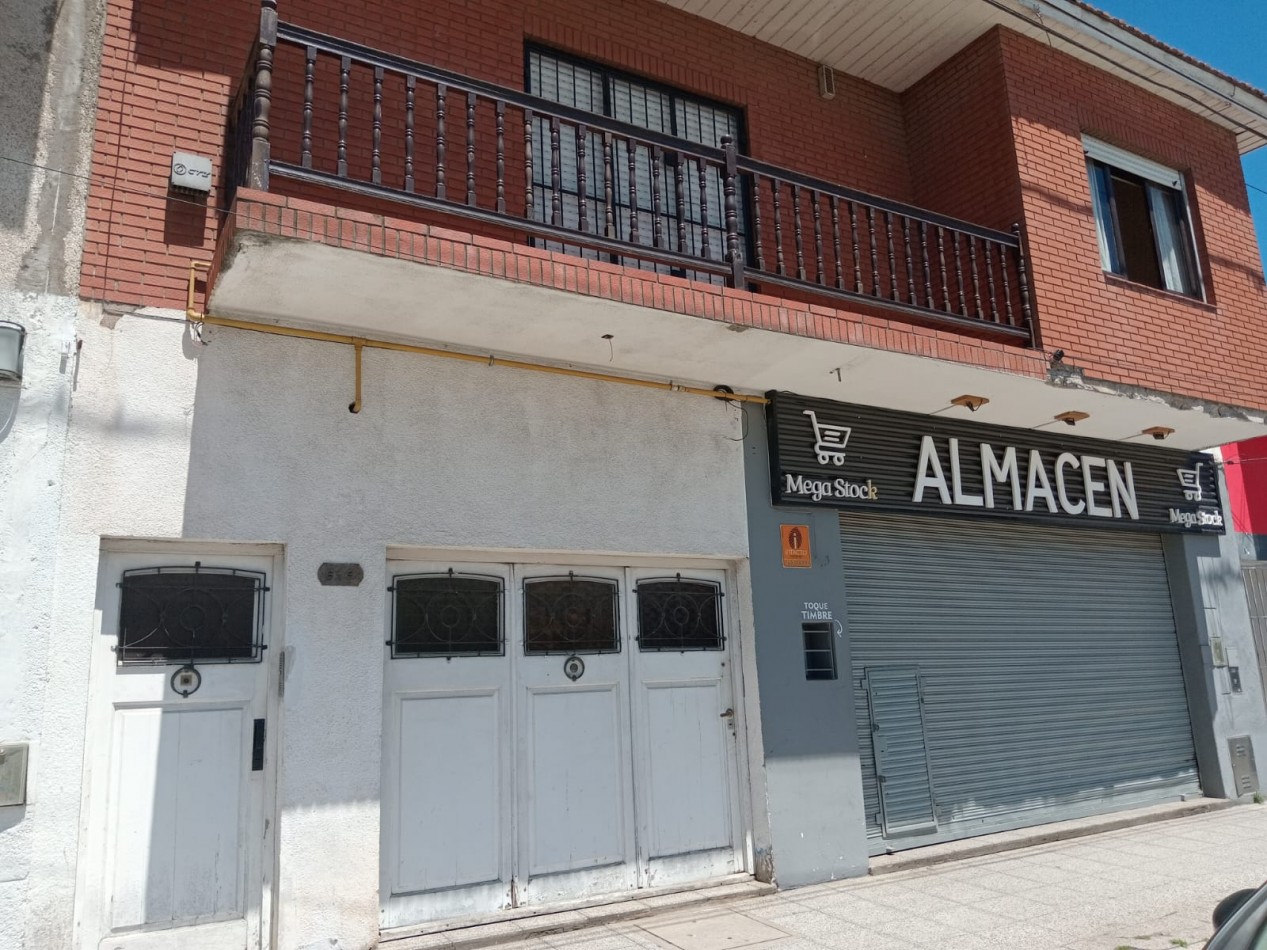 CASA CON LOCAL COMERCIAL- CERRITO Y AYOLAS