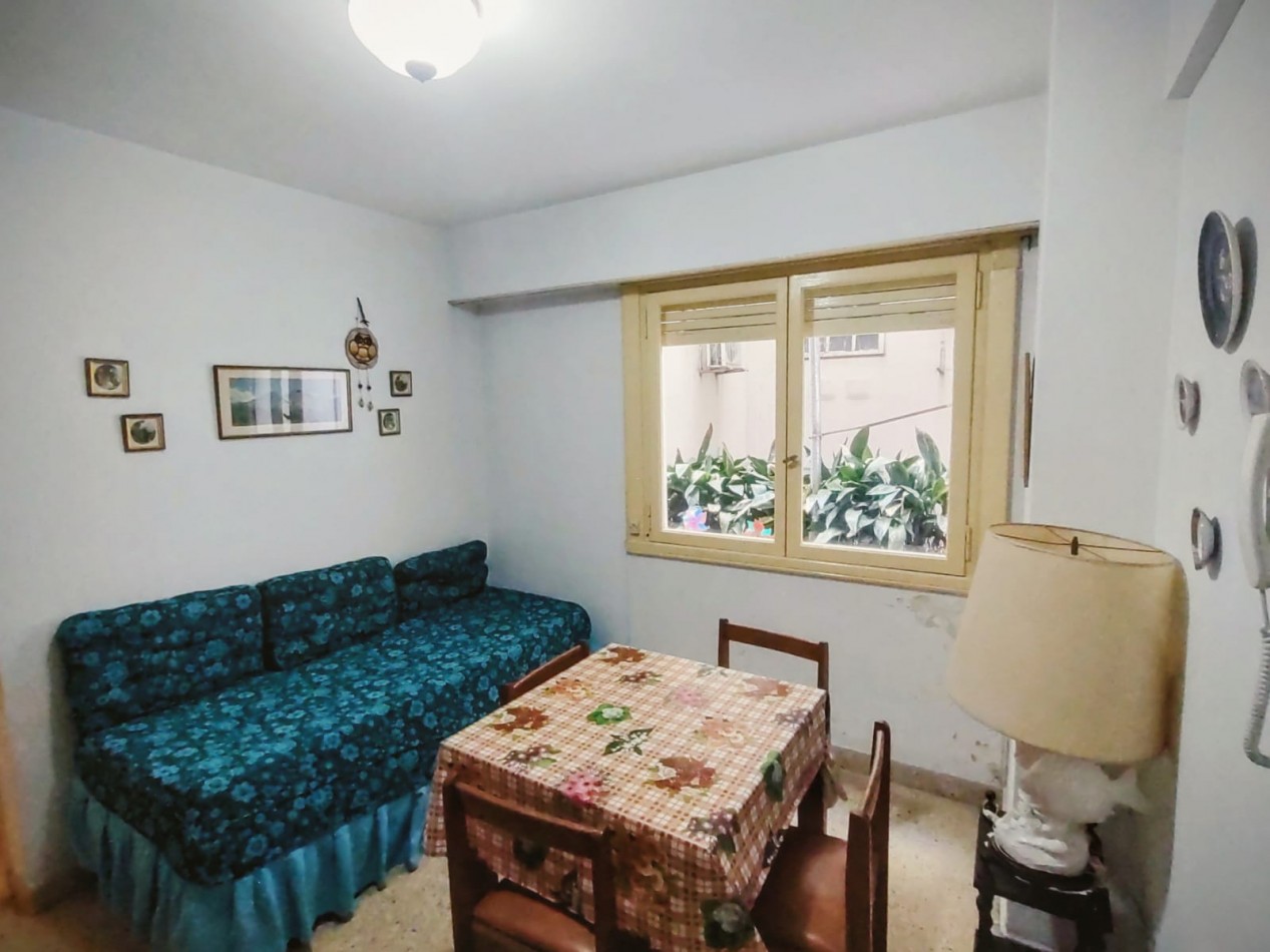 Venta departamento dos ambientes lateral zona centro