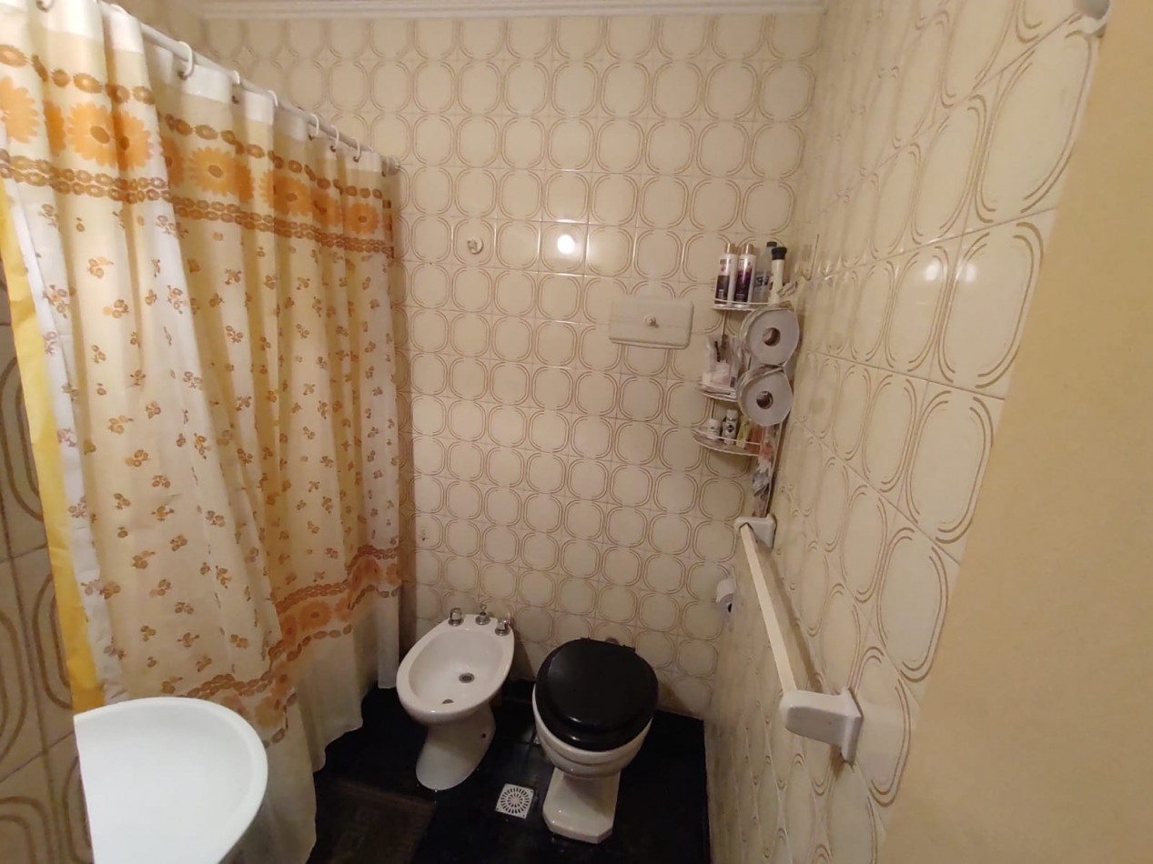 Venta departamento dos ambientes lateral zona centro