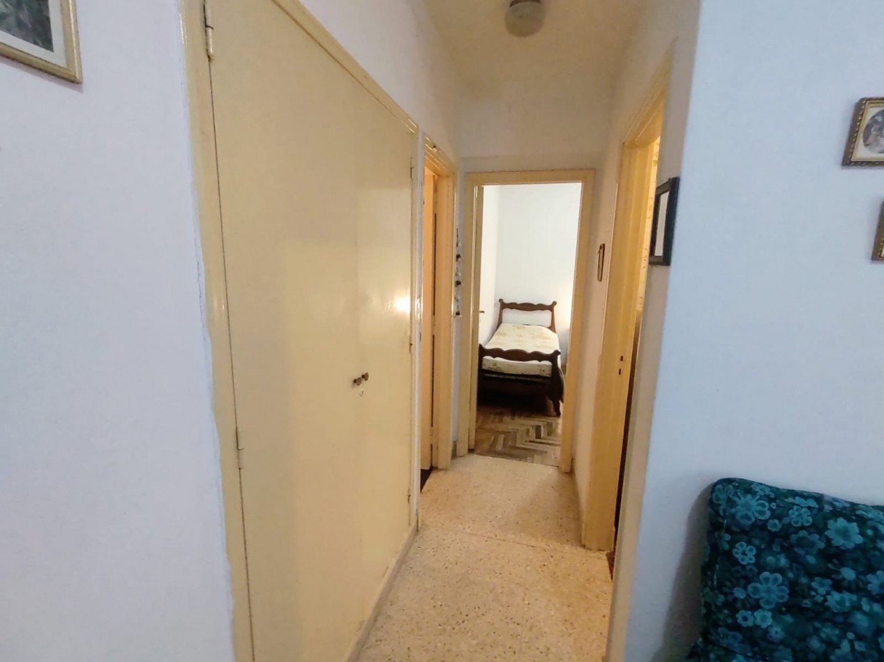 Venta departamento dos ambientes lateral zona centro