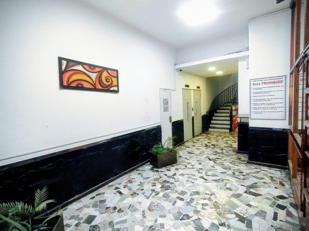 Venta departamento dos ambientes lateral zona centro