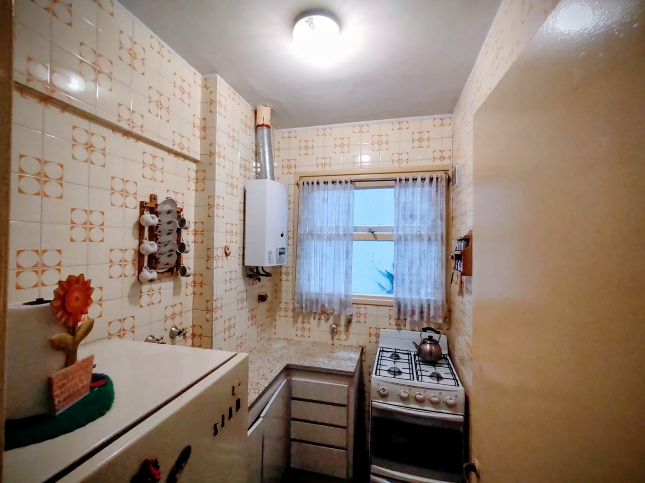 Venta departamento dos ambientes lateral zona centro