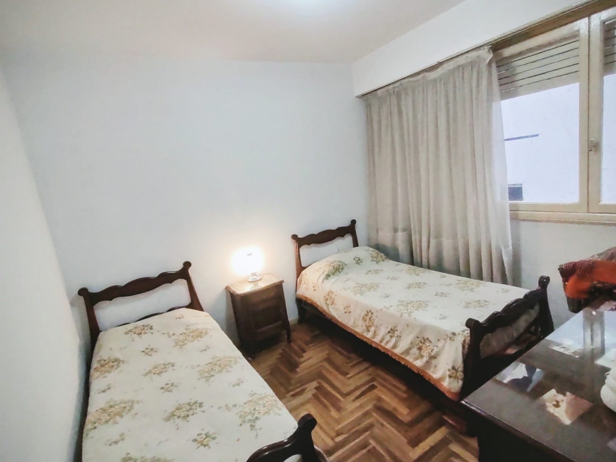 Venta departamento dos ambientes lateral zona centro