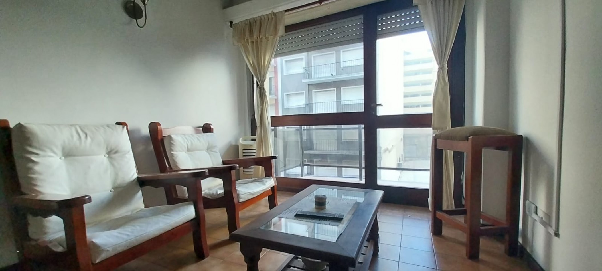 VENTA DEPTO 2 AMB CON DEPENDECIA Y LAVADERO. BALCON SALIENTE AL FRENTE. PLAZA COLON