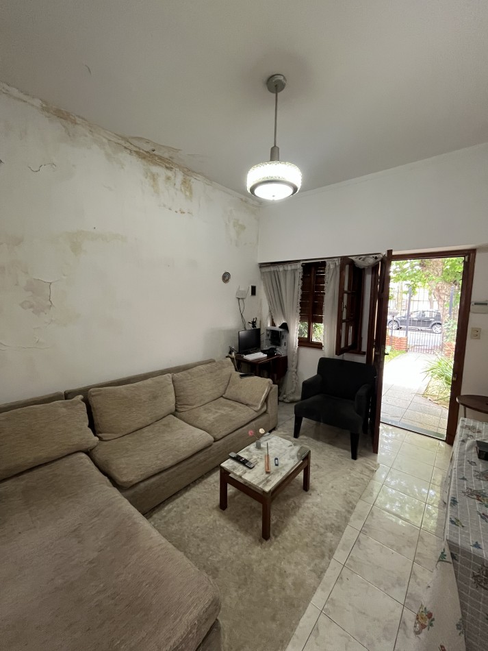 VENTA DOS PH 2 Y 3 AMBIENTES A RECICLAR EN POMPEYA. VENTA EN BLOCK APTO CREDITO