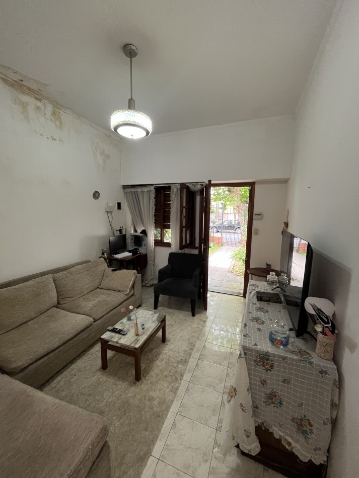 VENTA DOS PH 2 Y 3 AMBIENTES A RECICLAR EN POMPEYA. VENTA EN BLOCK APTO CREDITO
