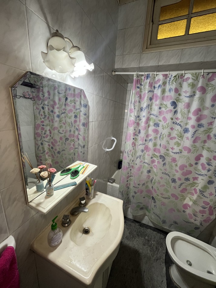 VENTA DOS PH 2 Y 3 AMBIENTES A RECICLAR EN POMPEYA. VENTA EN BLOCK APTO CREDITO