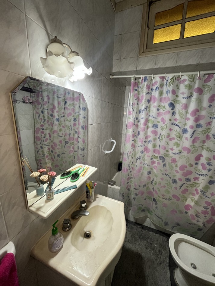 VENTA DOS PH 2 Y 3 AMBIENTES A RECICLAR EN POMPEYA. VENTA EN BLOCK APTO CREDITO