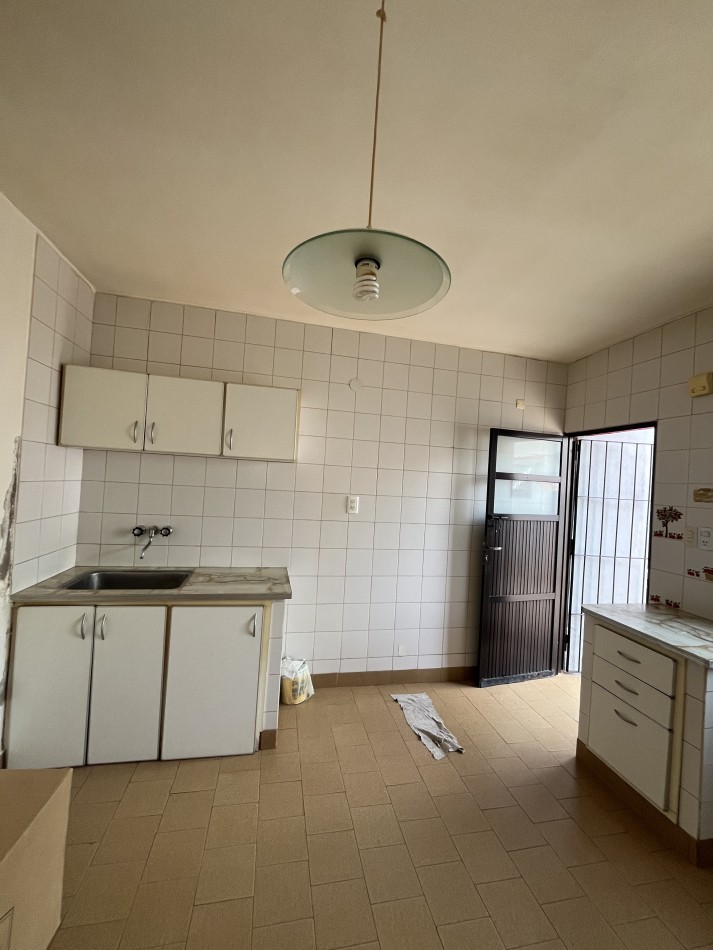 VENTA DOS PH 2 Y 3 AMBIENTES A RECICLAR EN POMPEYA. VENTA EN BLOCK APTO CREDITO