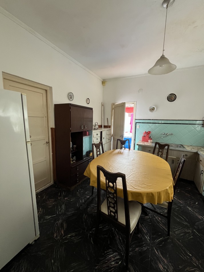 VENTA DOS PH 2 Y 3 AMBIENTES A RECICLAR EN POMPEYA. VENTA EN BLOCK APTO CREDITO