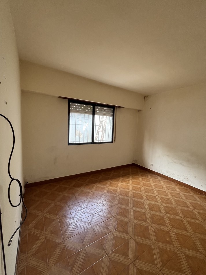 VENTA DOS PH 2 Y 3 AMBIENTES A RECICLAR EN POMPEYA. VENTA EN BLOCK APTO CREDITO