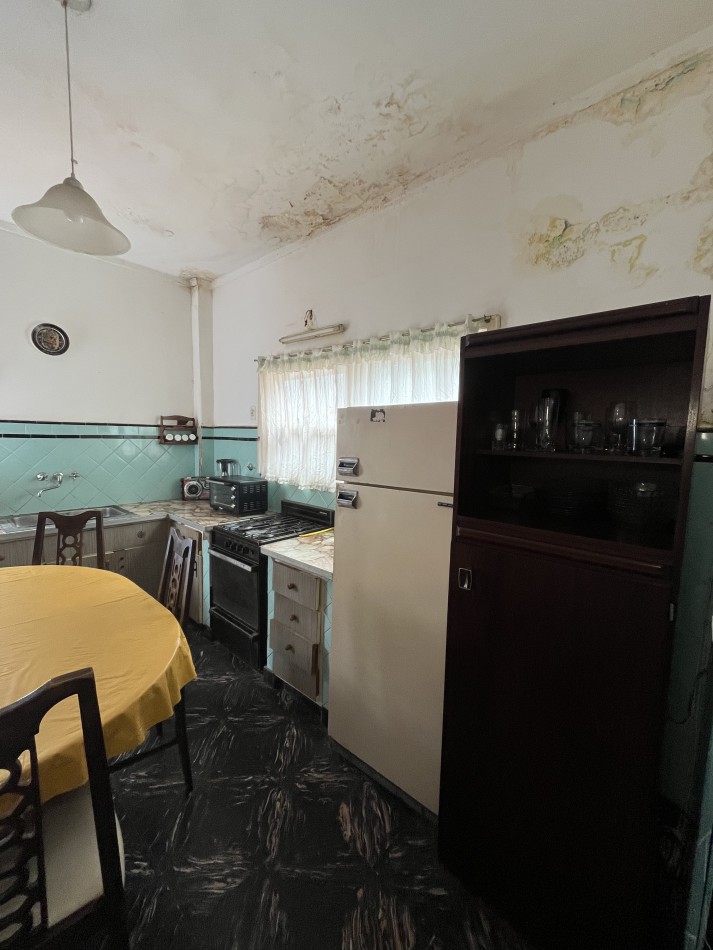 VENTA DOS PH 2 Y 3 AMBIENTES A RECICLAR EN POMPEYA. VENTA EN BLOCK APTO CREDITO