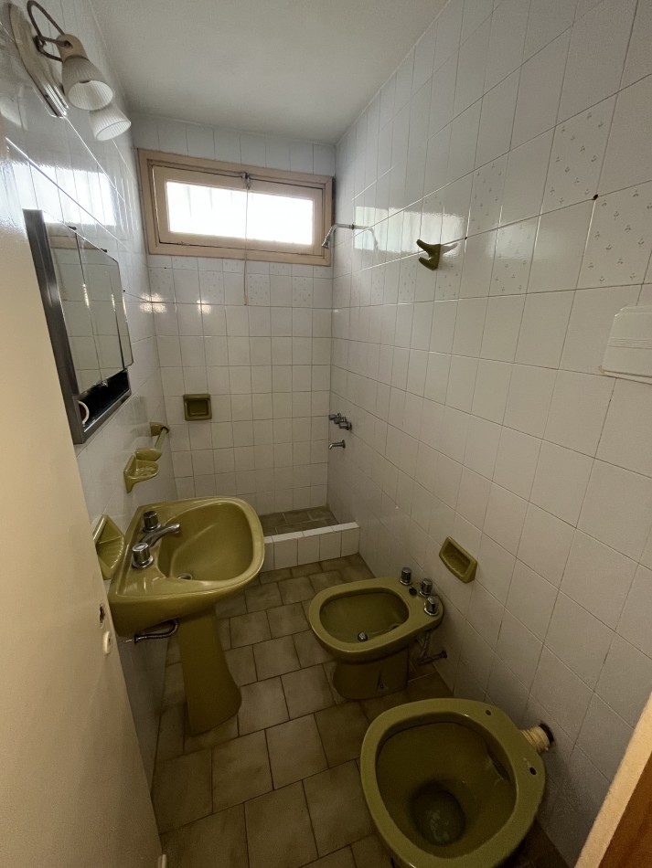 VENTA DOS PH 2 Y 3 AMBIENTES A RECICLAR EN POMPEYA. VENTA EN BLOCK APTO CREDITO