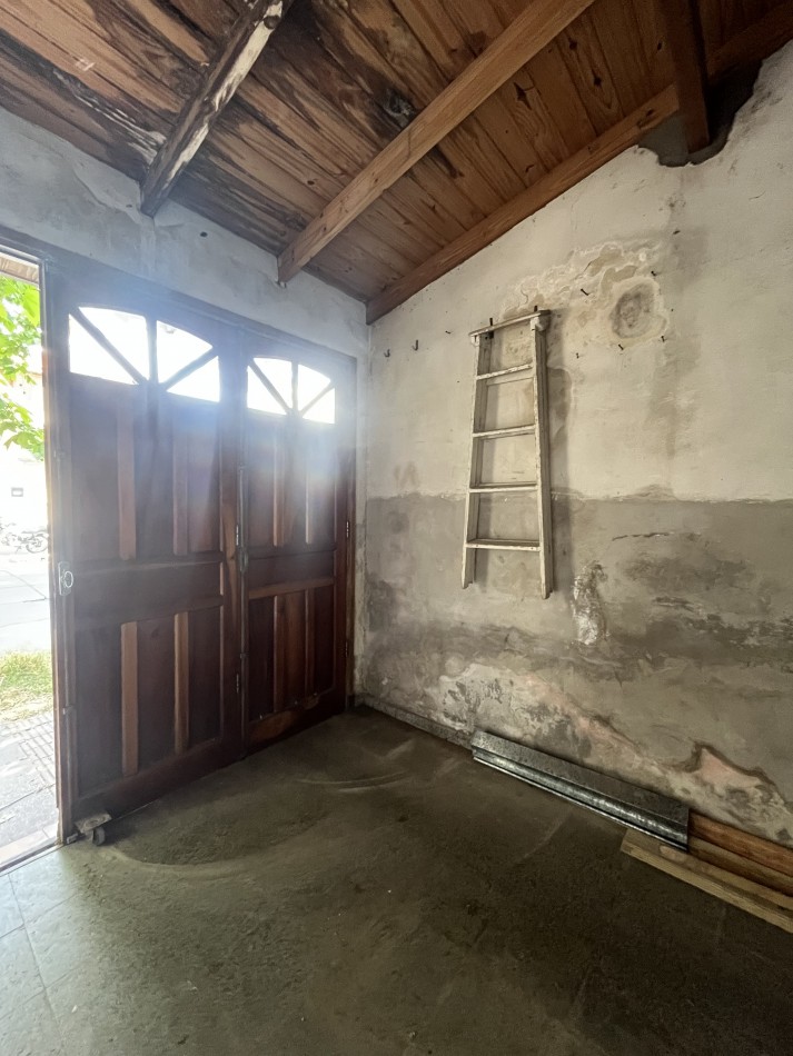 VENTA DOS PH 2 Y 3 AMBIENTES A RECICLAR EN POMPEYA. VENTA EN BLOCK APTO CREDITO