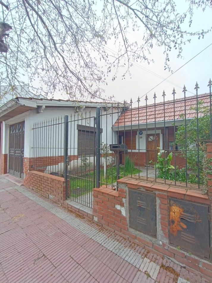 VENTA DOS PH 2 Y 3 AMBIENTES A RECICLAR EN POMPEYA. VENTA EN BLOCK APTO CREDITO
