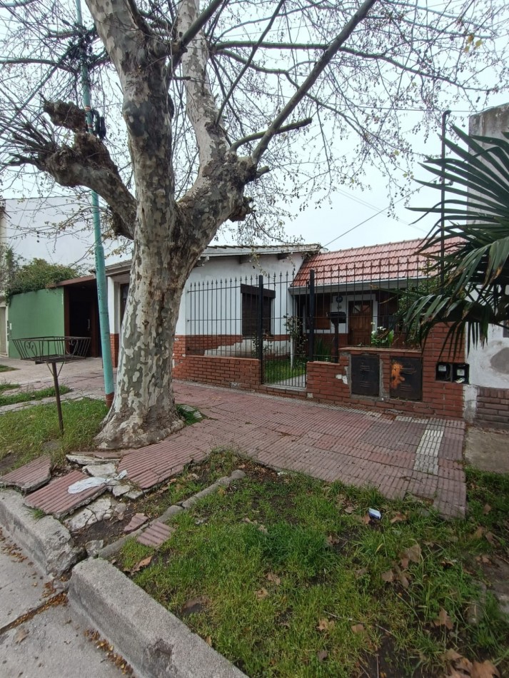 VENTA DOS PH 2 Y 3 AMBIENTES A RECICLAR EN POMPEYA. VENTA EN BLOCK APTO CREDITO