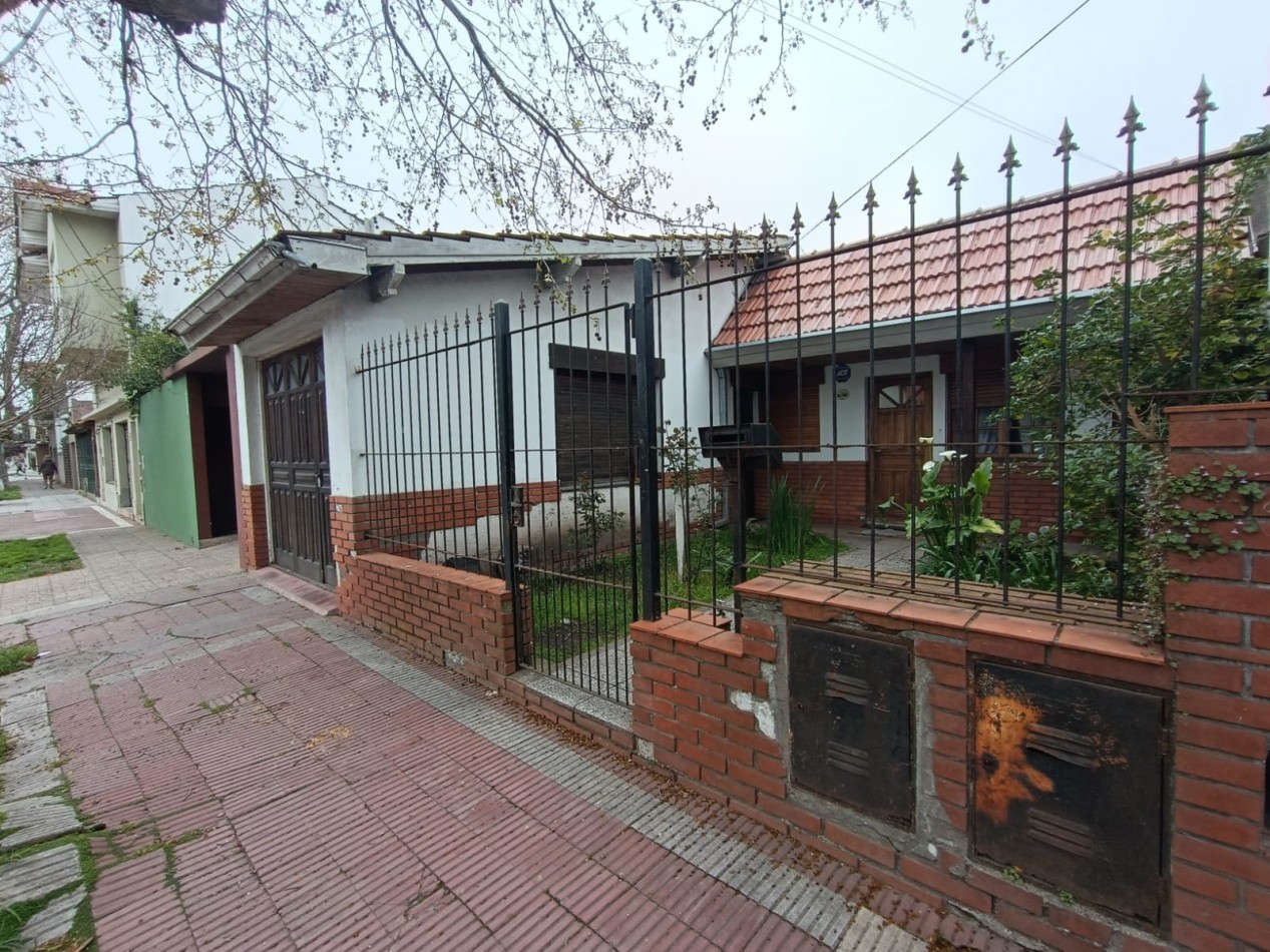 VENTA DOS PH 2 Y 3 AMBIENTES A RECICLAR EN POMPEYA. VENTA EN BLOCK APTO CREDITO
